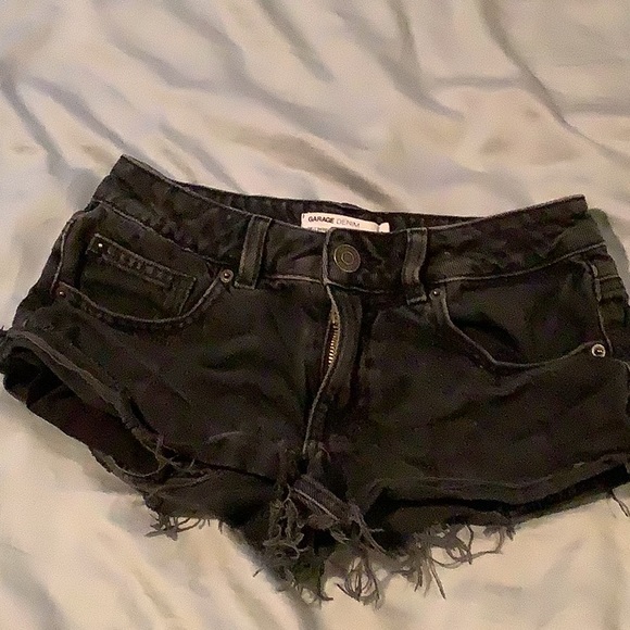 These black low rise jeans are stunning - Picture 1 of 3